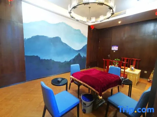 Echeng Hotel Liuzhou Yufengshan High-Speed Railway Station