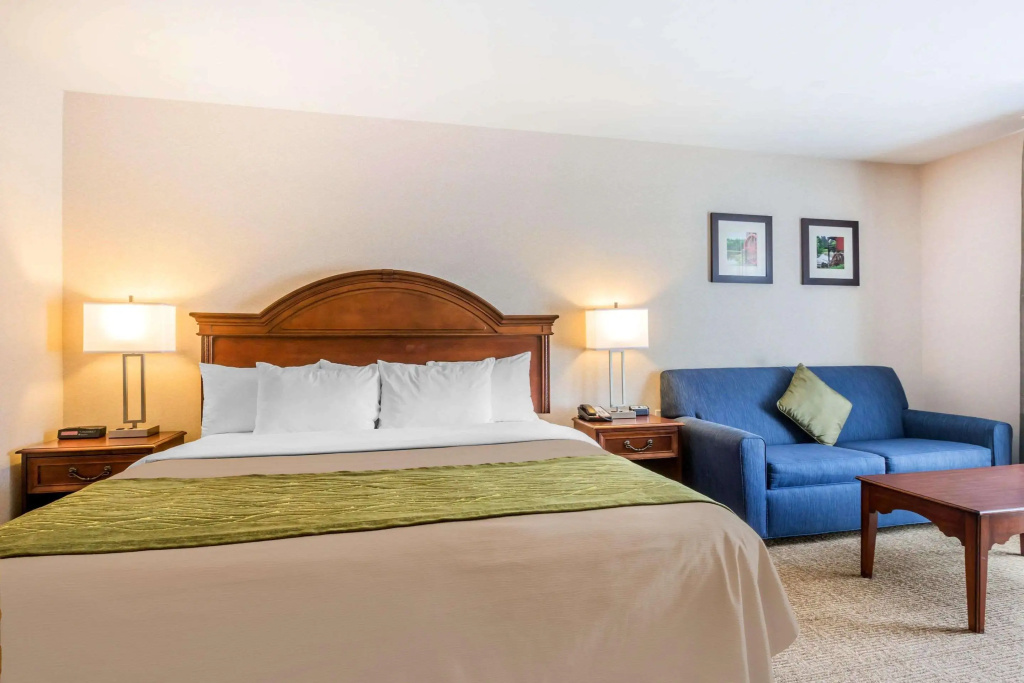 Comfort Inn & Suites South Burlington near University