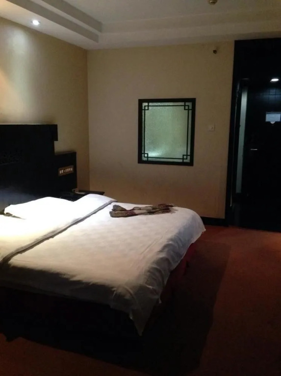 Ningbo Qingcheng Fashion Hotel