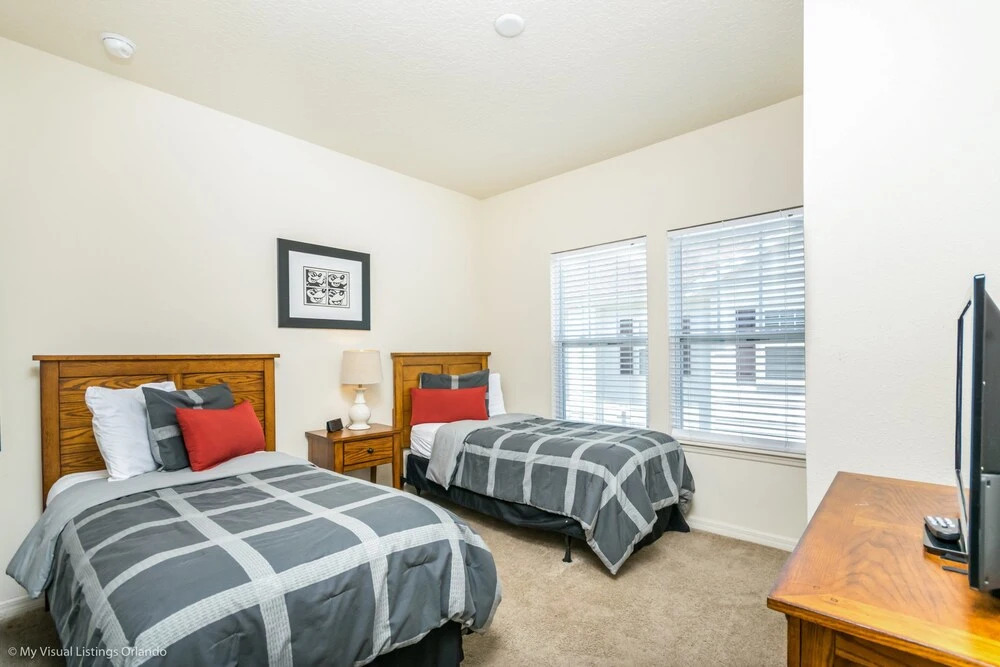Lucaya Village - 2901 Edenshire way 104 Unit 14