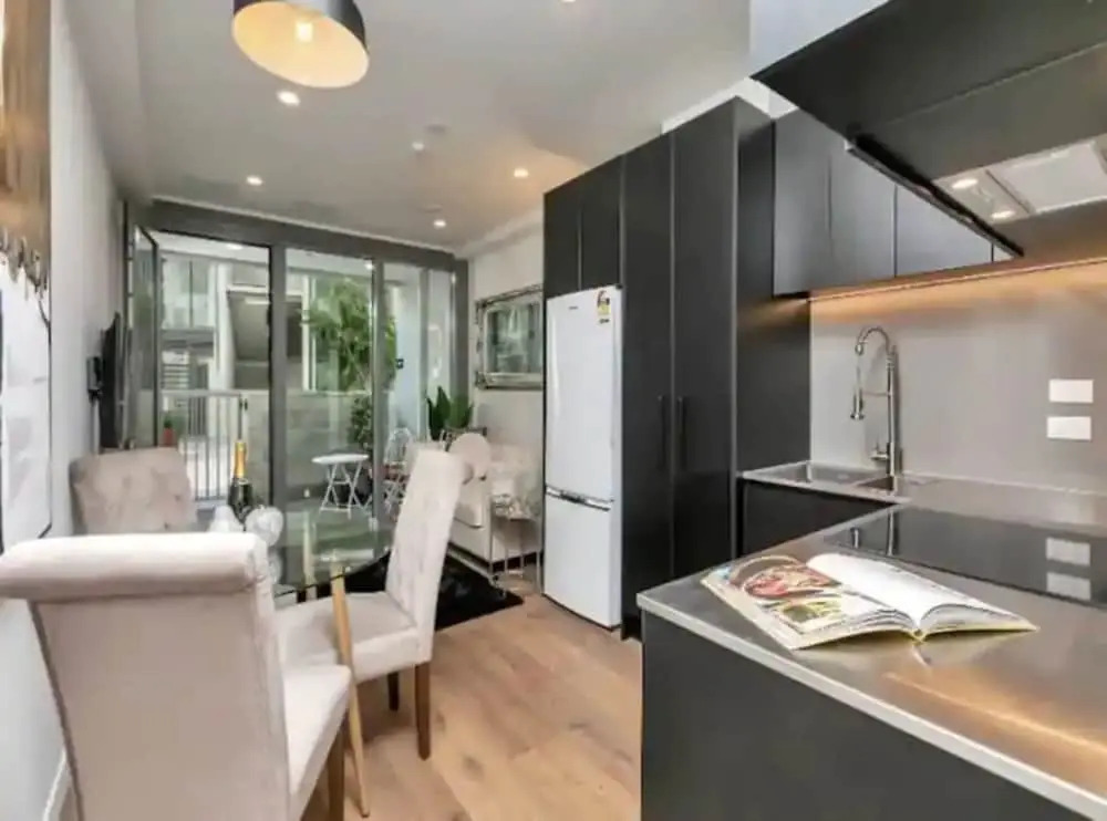 Stylish 2-Storey Retreat With Parking Zodiak Stays