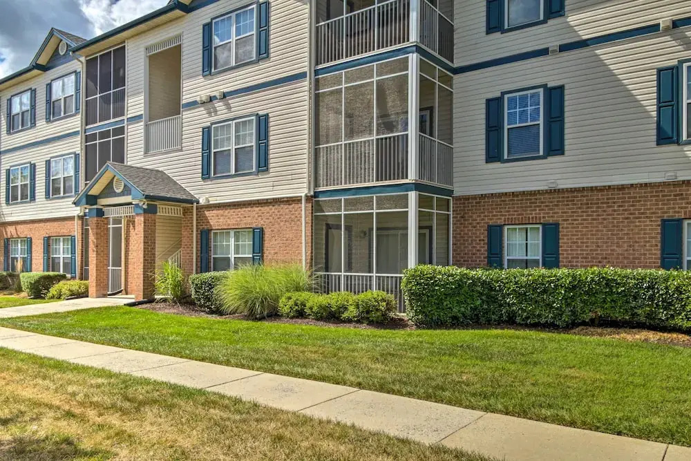 Porch & Community Perks: Walkable Lewes Condo