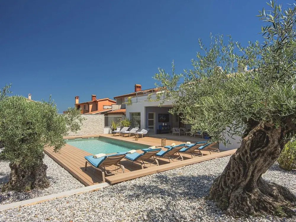 Villa in Stinjan with Pool and Sea View