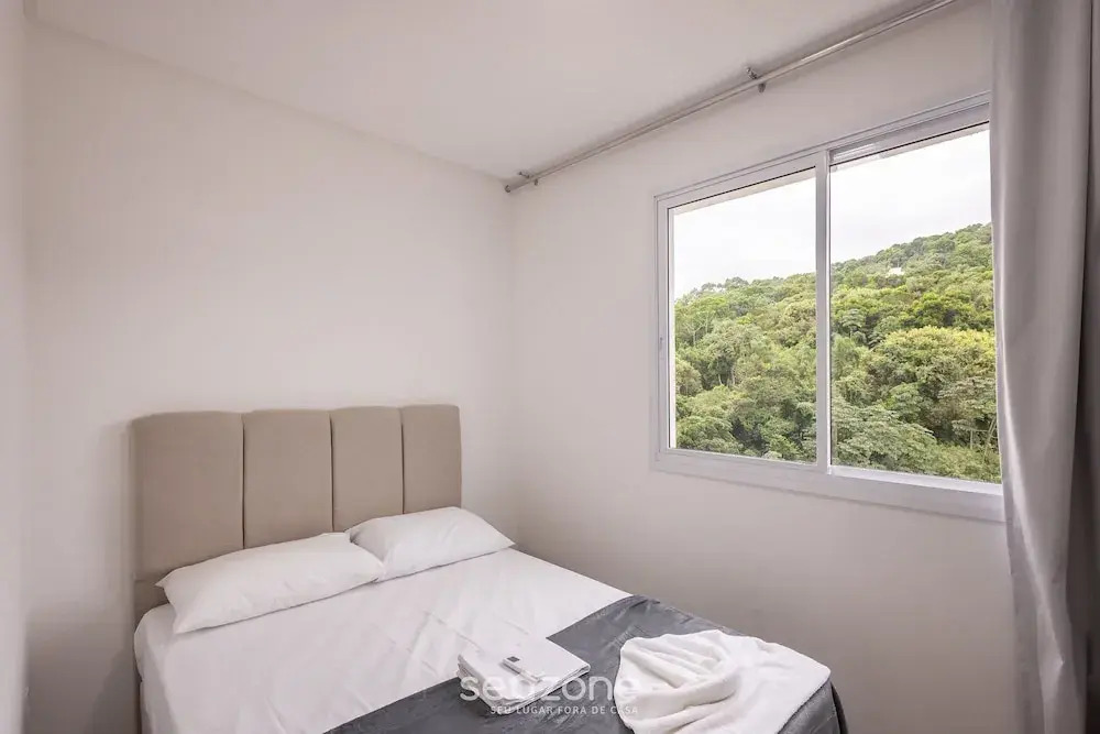 Sea View apt w/ BBQ in Itapema Sbn0705