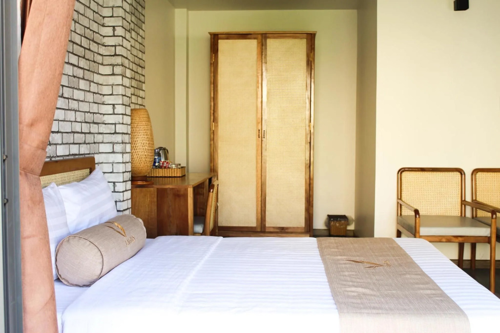 Eagles Beach Resort