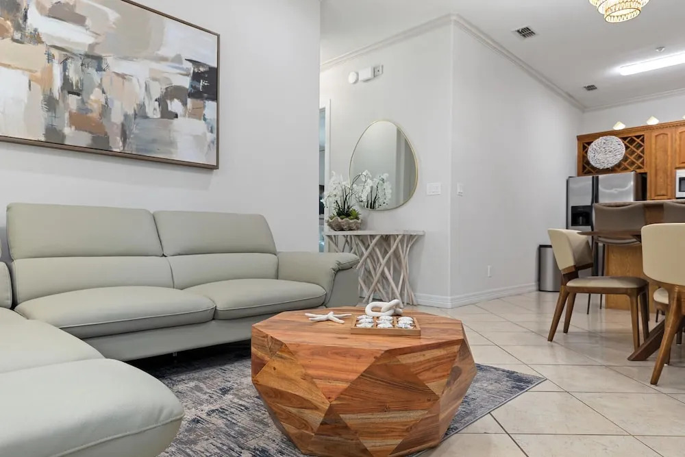 Modern Ground flr Condo 1/2 Block to Beach w Pool!