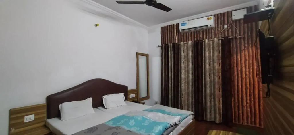 Hotel Samrat