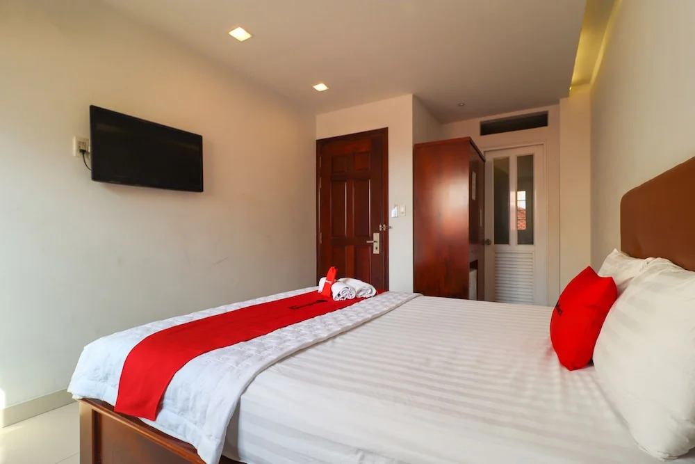 RedDoorz near Aeon Mall Binh Tan