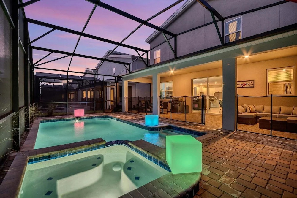 Super fun Spacious Family Home With top Amenities Pool/spa Sleeps 24