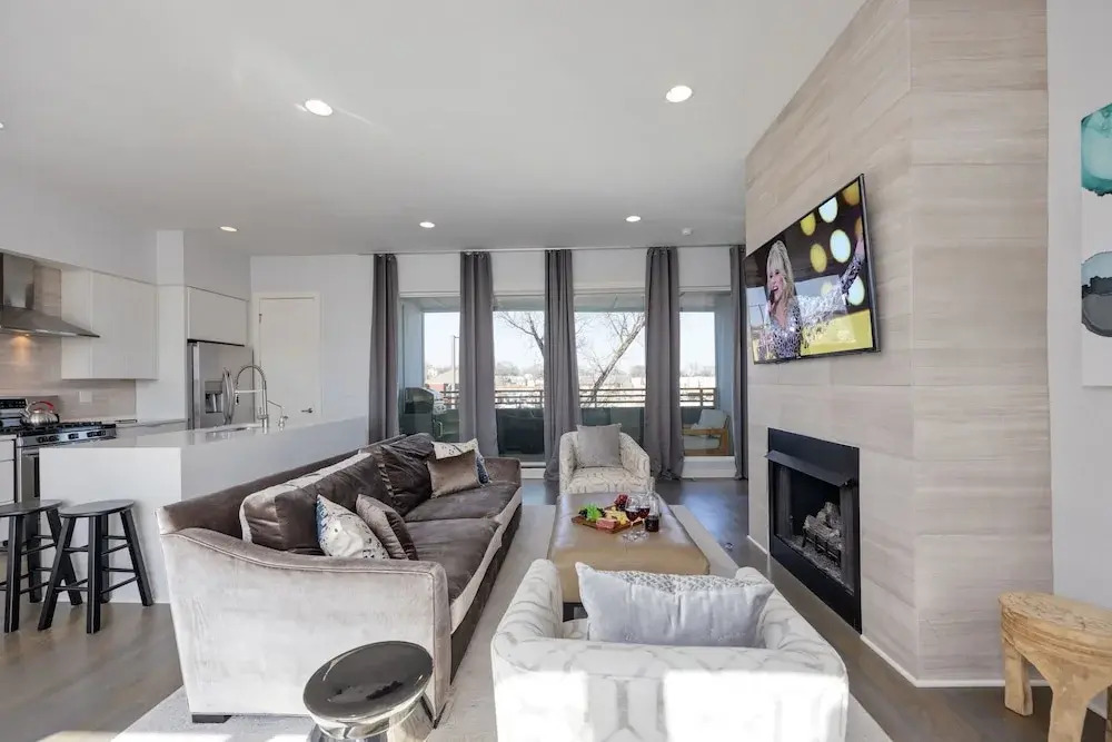 Nashville Notes - Sleeps 8 - Mins to Broadway!