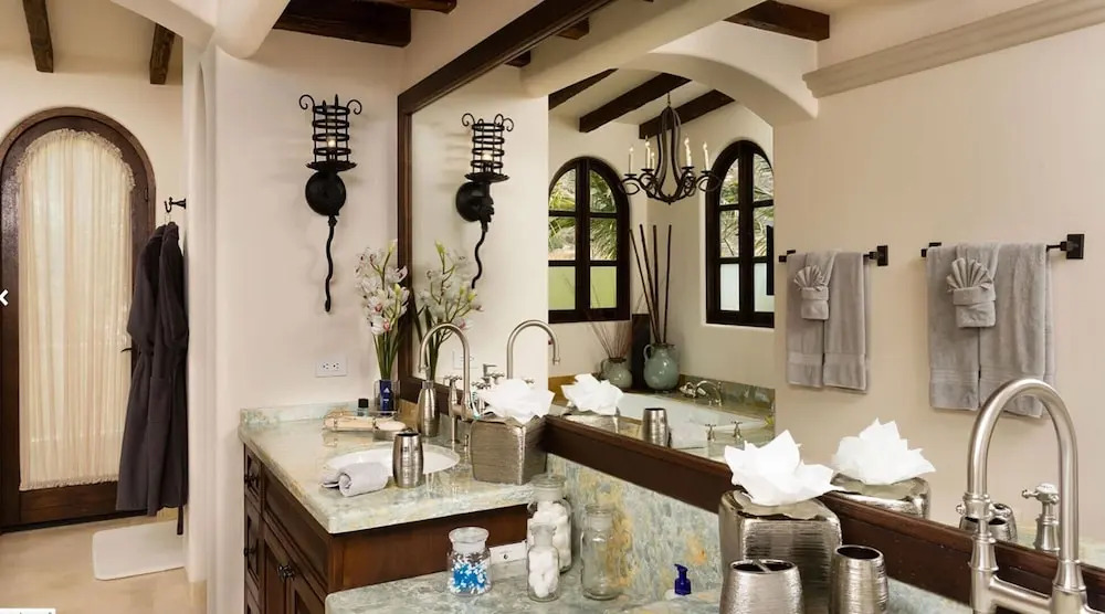 Beautiful Holiday Villa in a Prime Location in Cabo San Lucas 1007