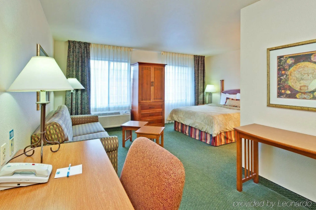 Staybridge Suites Glenview by IHG