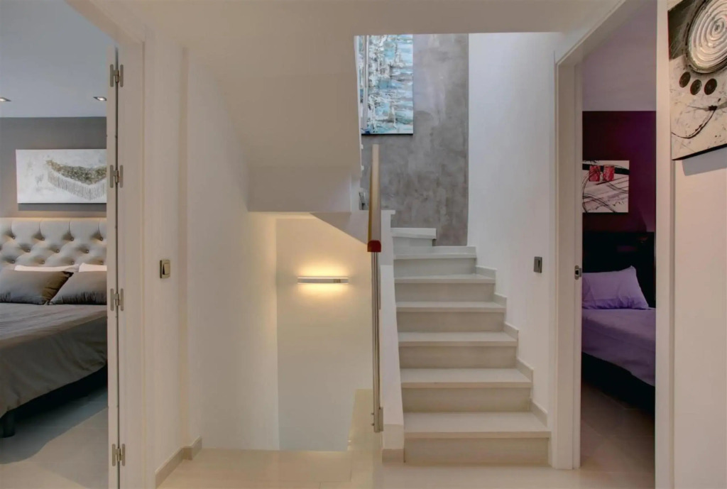 Casa Stefania - Modern Townhouse by Finest Rentals