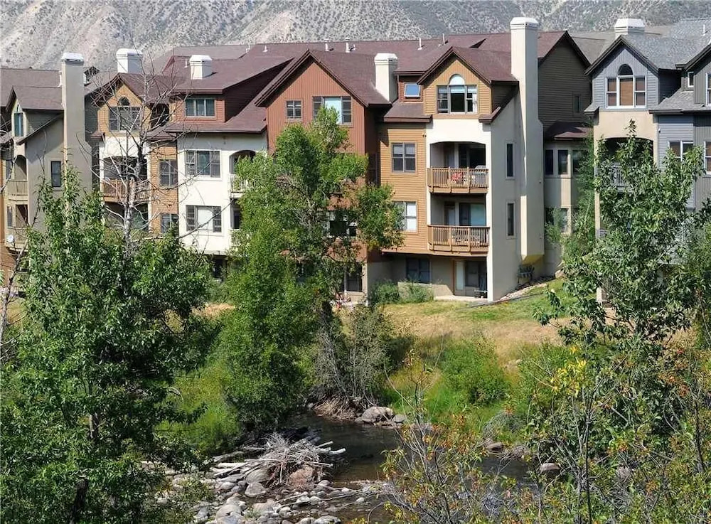 Canyon Run B203 3 Bedrooms 3 Bathrooms Townhouse