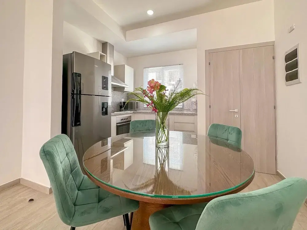 Beautiful 1 Bedroom in Great Location