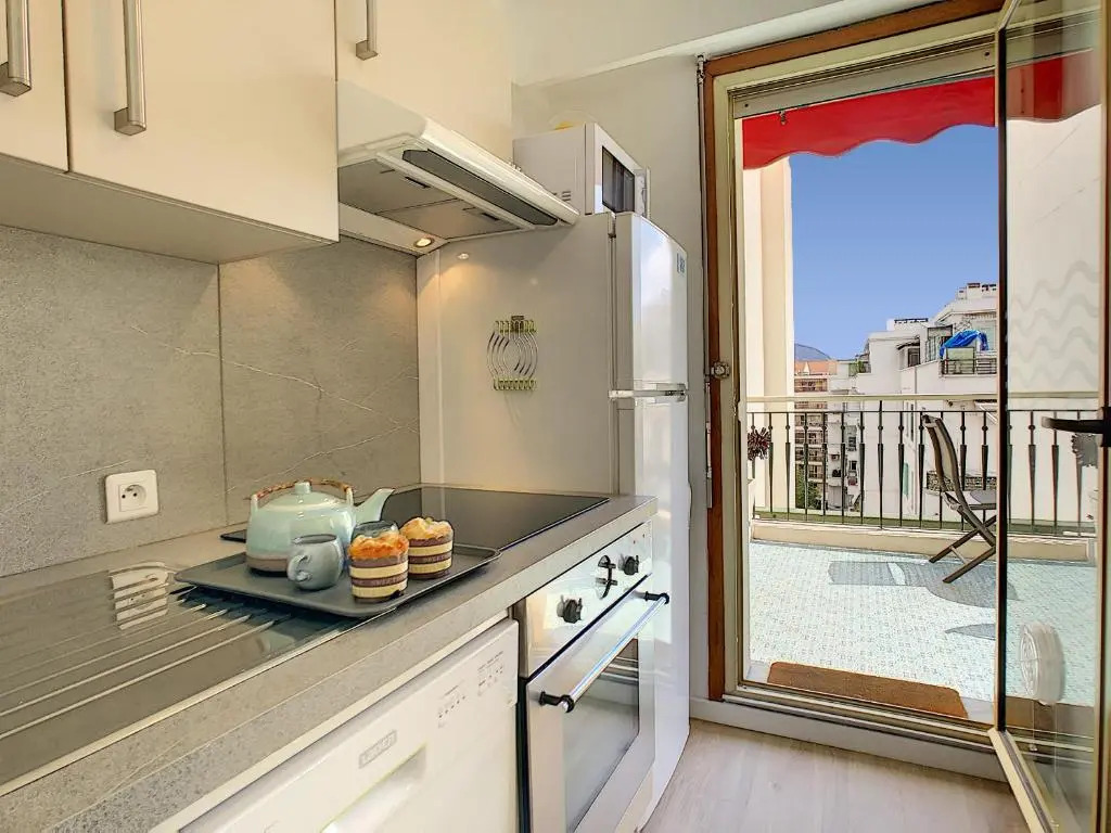 Nestor&Jeeves - SUNRISE TERRACE - Central - Very close sea - Terrace 30m