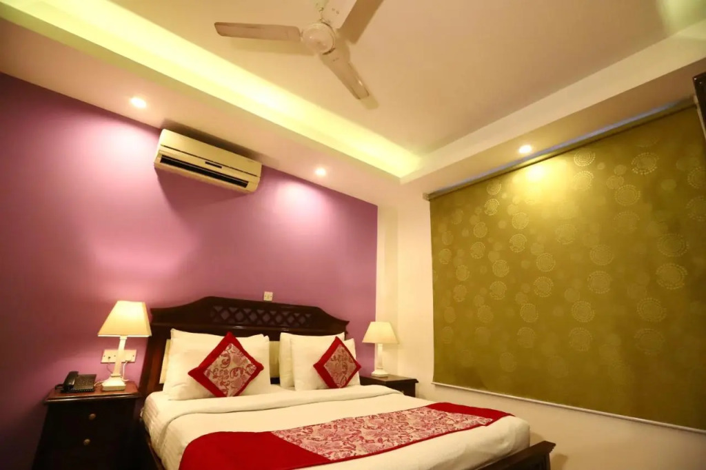Hotel Ambica Palace AIIMS New Delhi - Couple Friendly Local ID Accepted