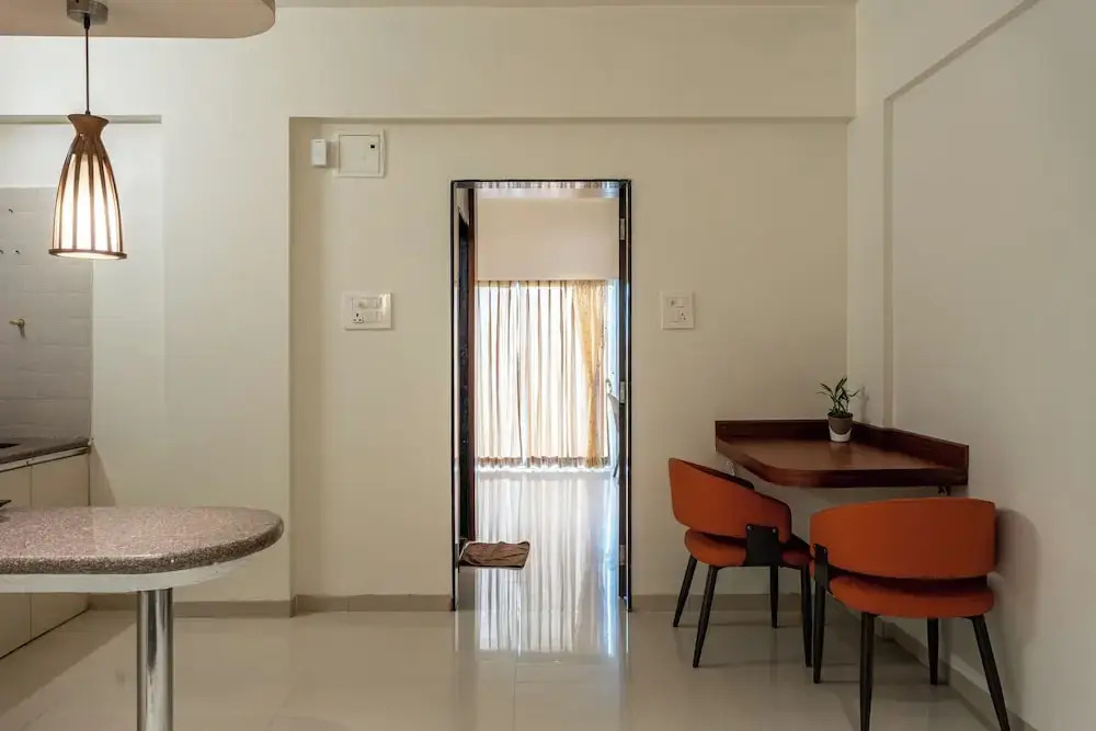 StayBird - Azure Suites, Business Hotel