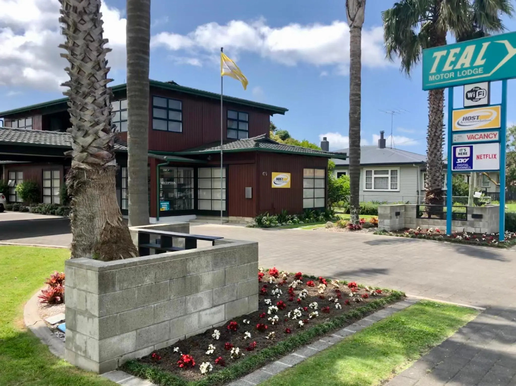 Teal Motor Lodge