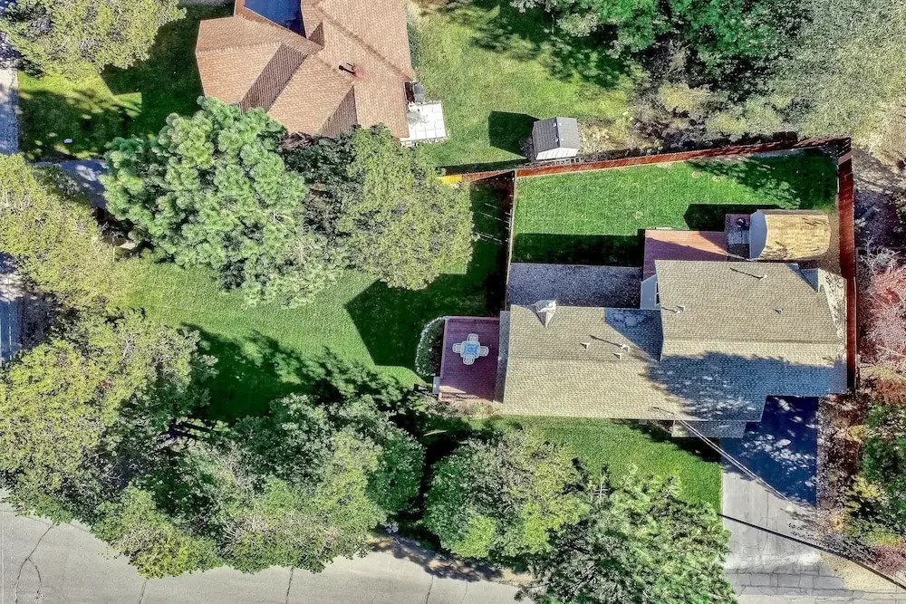 853p Lakeside Beach 4 Bedroom Home