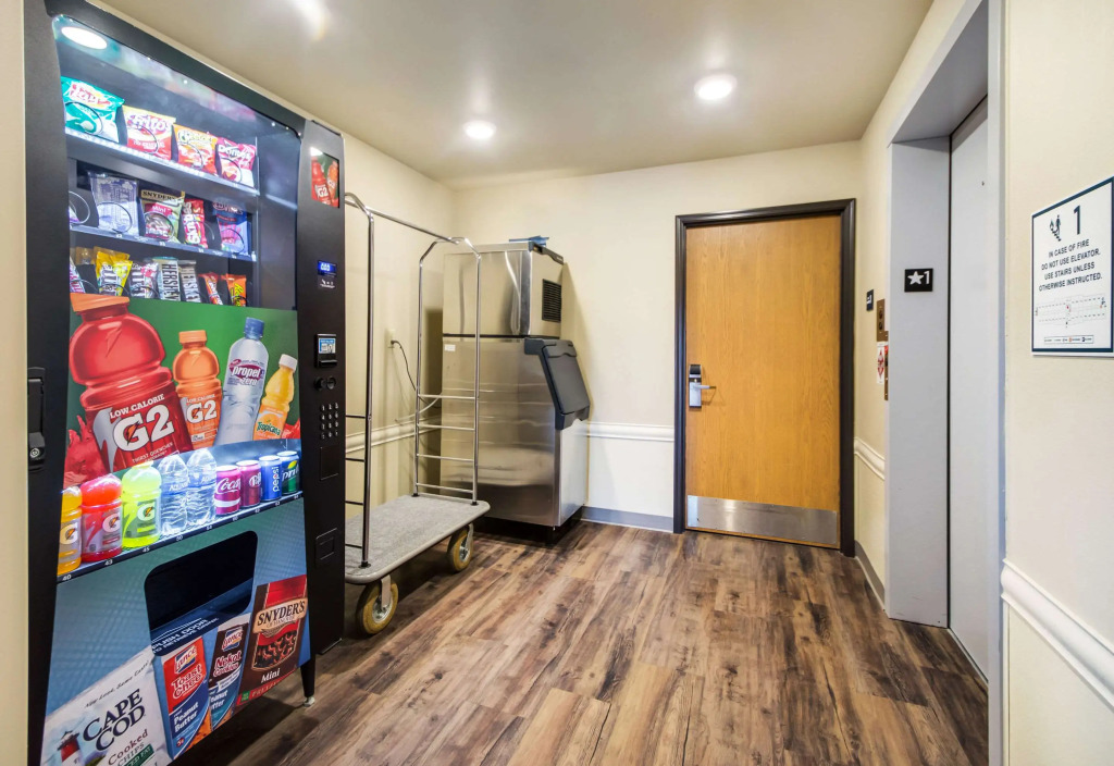 Econo Lodge Burlington I-70
