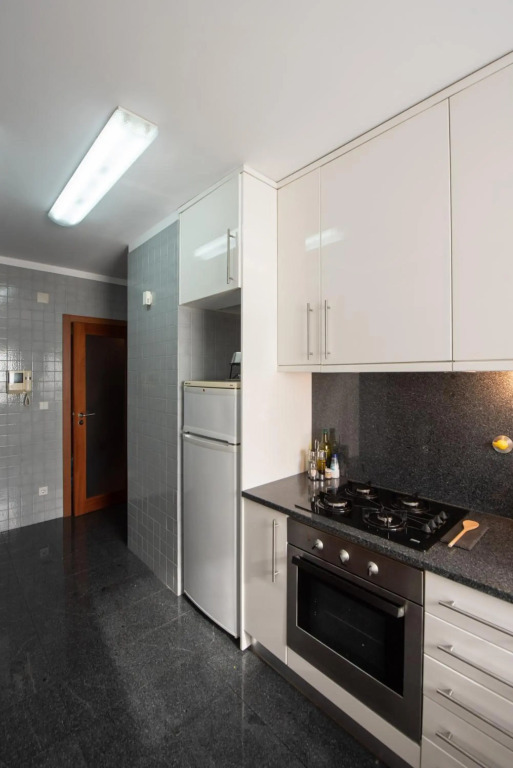 Apartament em condominio com Piscina