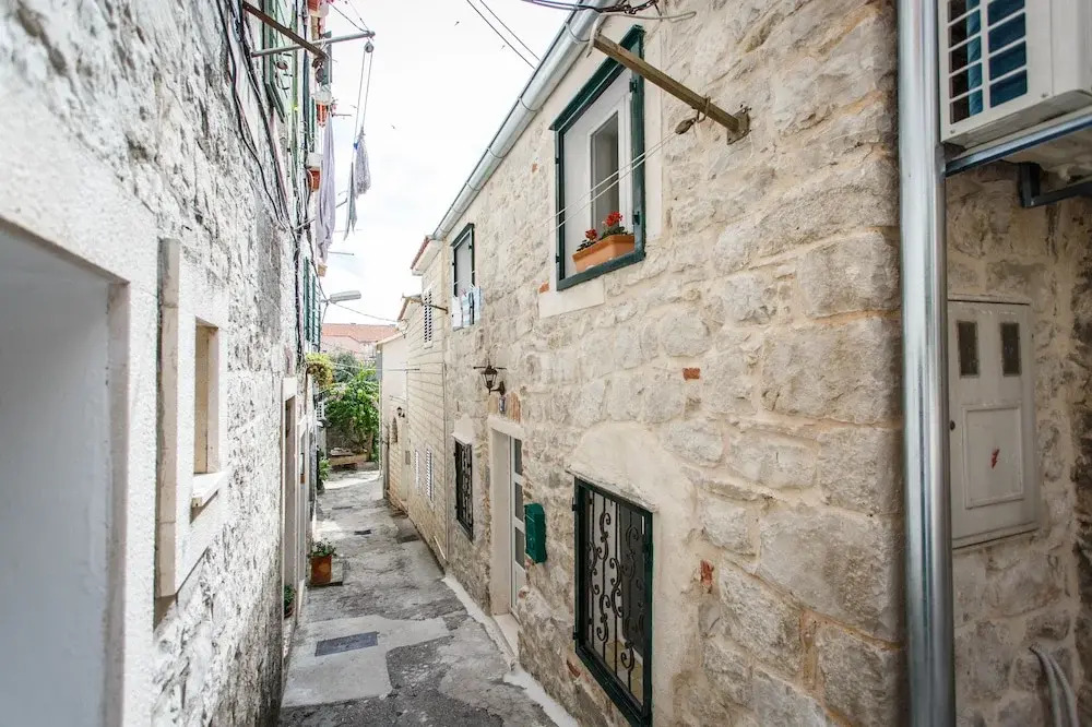 Domus "ANNO 1881"