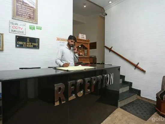OYO 16818 Hotel Parakh