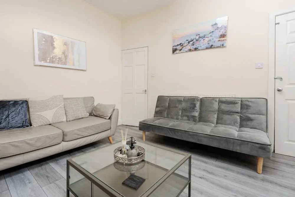 Spacious 4-bedroom Manchester Retreat With Garden
