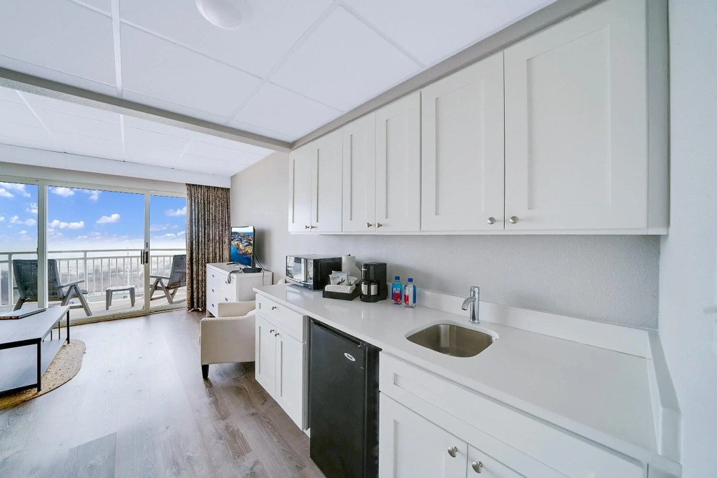 Montreal Beach Resort