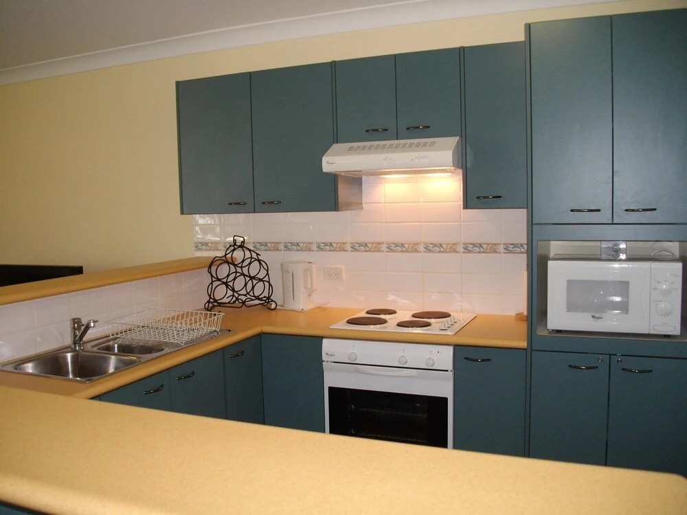Sunset Towers,  Unit 9/25 Donald Street