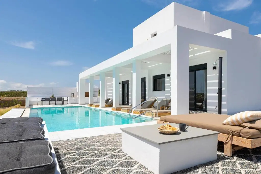Seastar Villa Large Pool & Jacuzzi Retreat