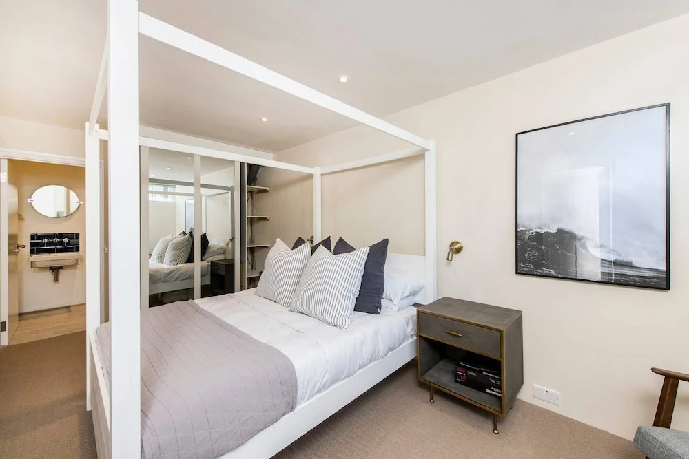 3-bed Mews House, Battersea