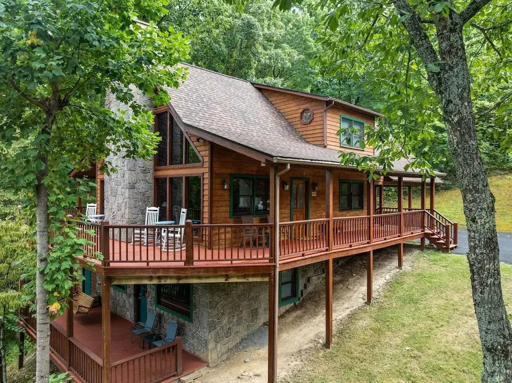 Restoration Retreat At Greenbrier 3 Bedroom Cabin by RedAwning
