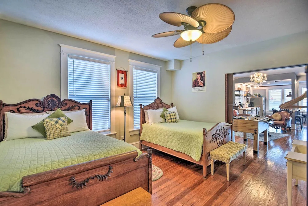 Historic Renovated Home < 2 Mi to Beach & Pier!