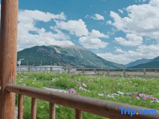 Kanas Anyu Hidden World Homestay