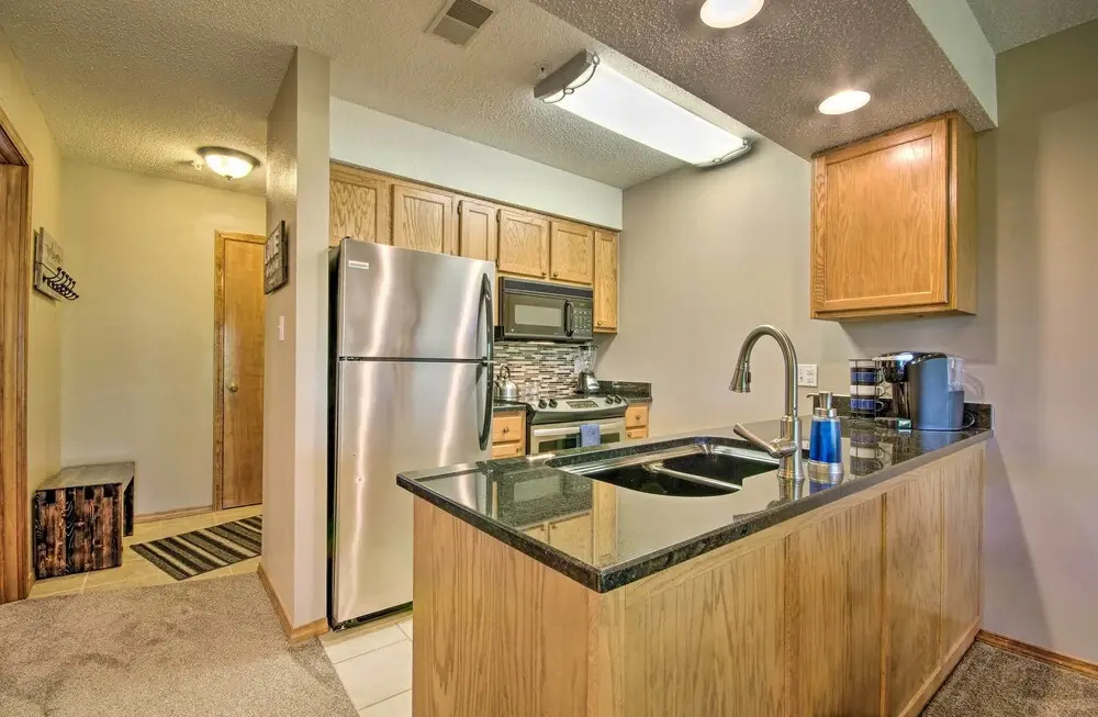 Cozy Branson Getaway ~ 2 Mi to Silver Dollar City!