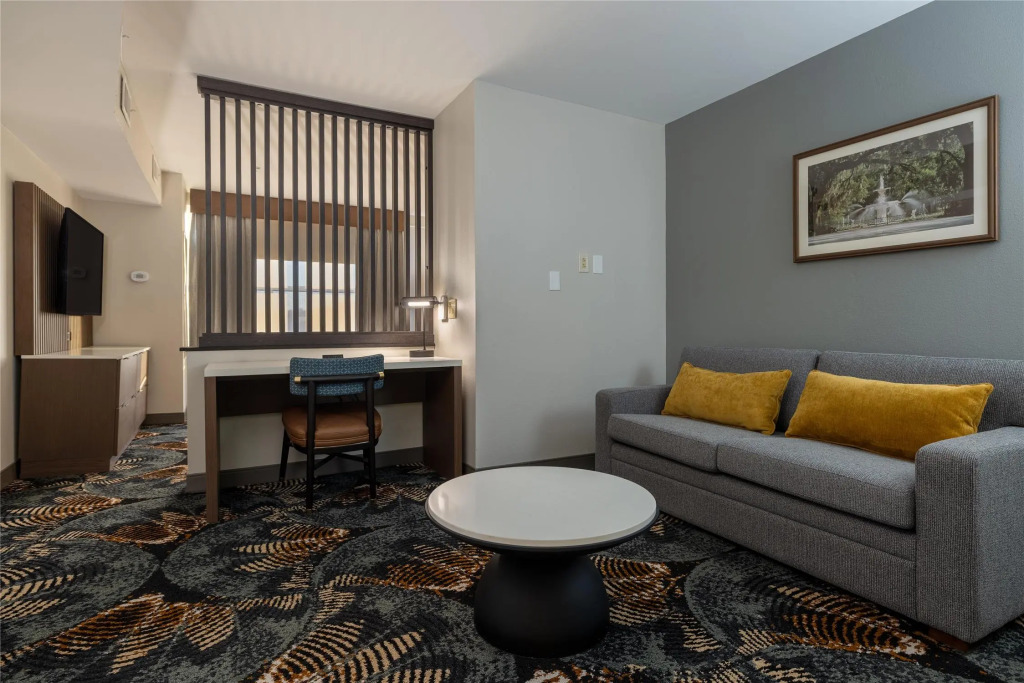 DoubleTree by Hilton Hotel Savannah Airport