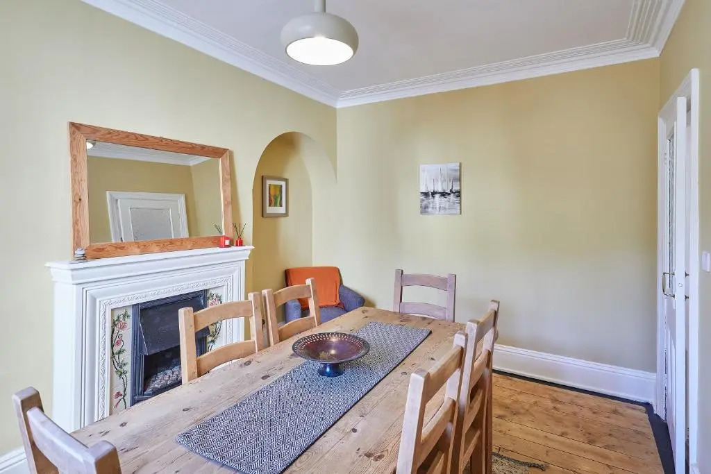 Host Stay High Street