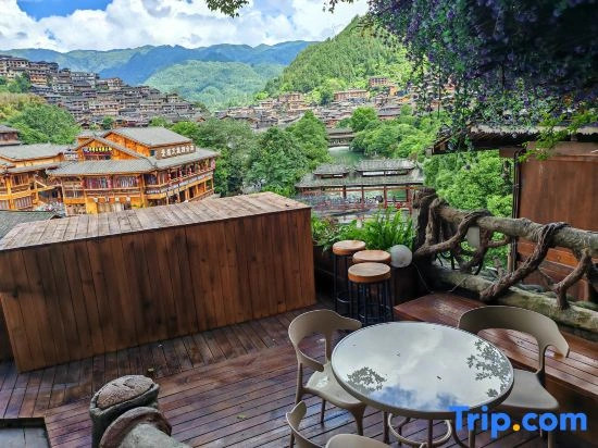 Xijiang Story Vacation Apartment (Xijiang Qianhu Miao Village No. 4 Wind and Rain Bridge)