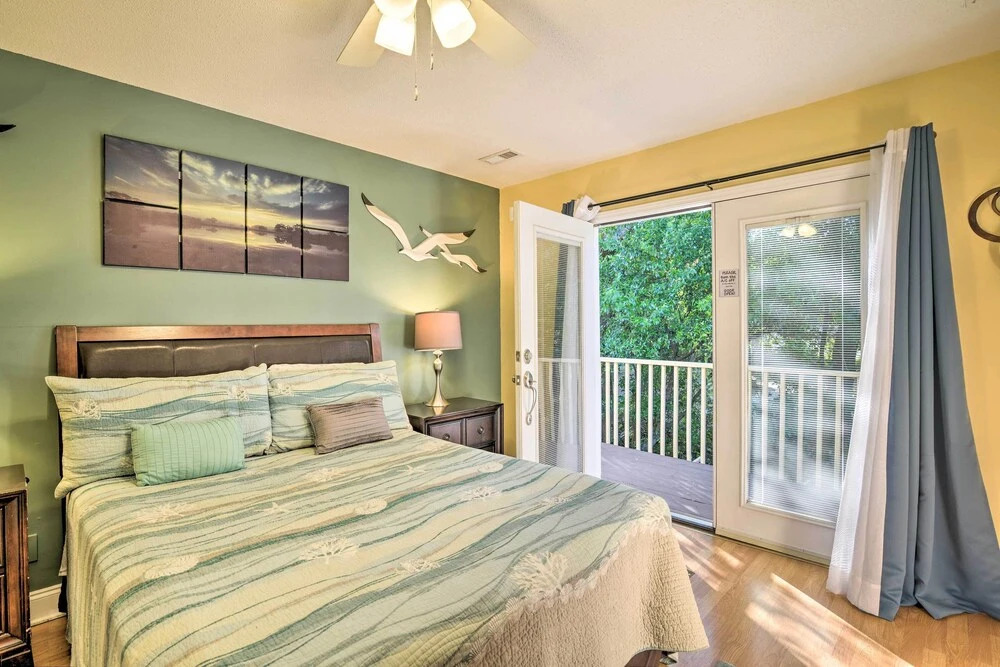 1 Block to Shore: Family Condo in Myrtle Beach!