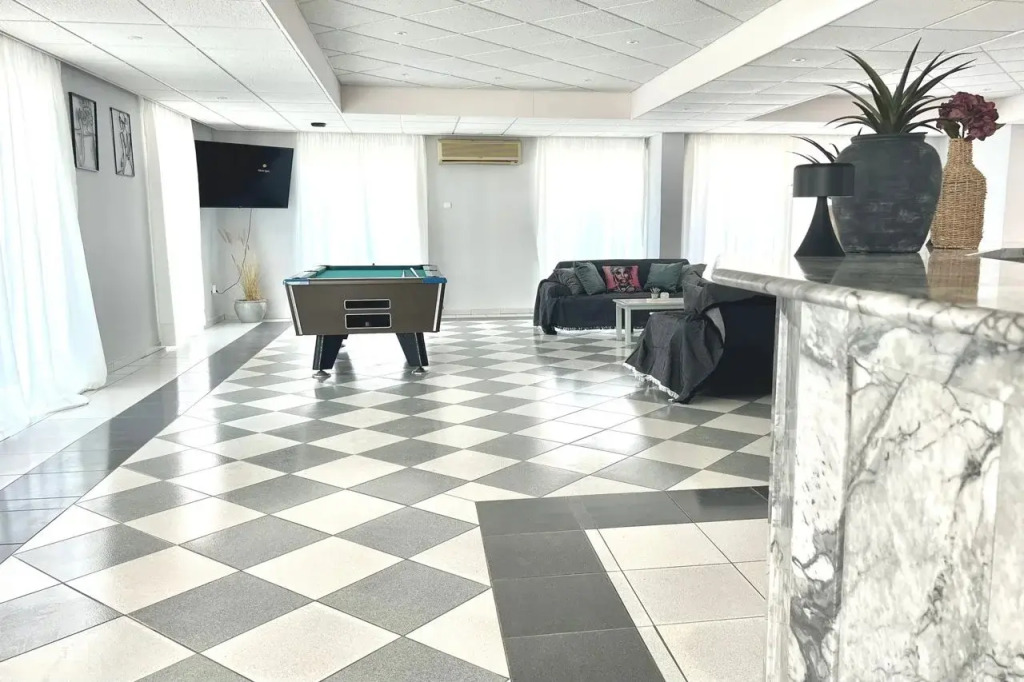 Eleana Hotel