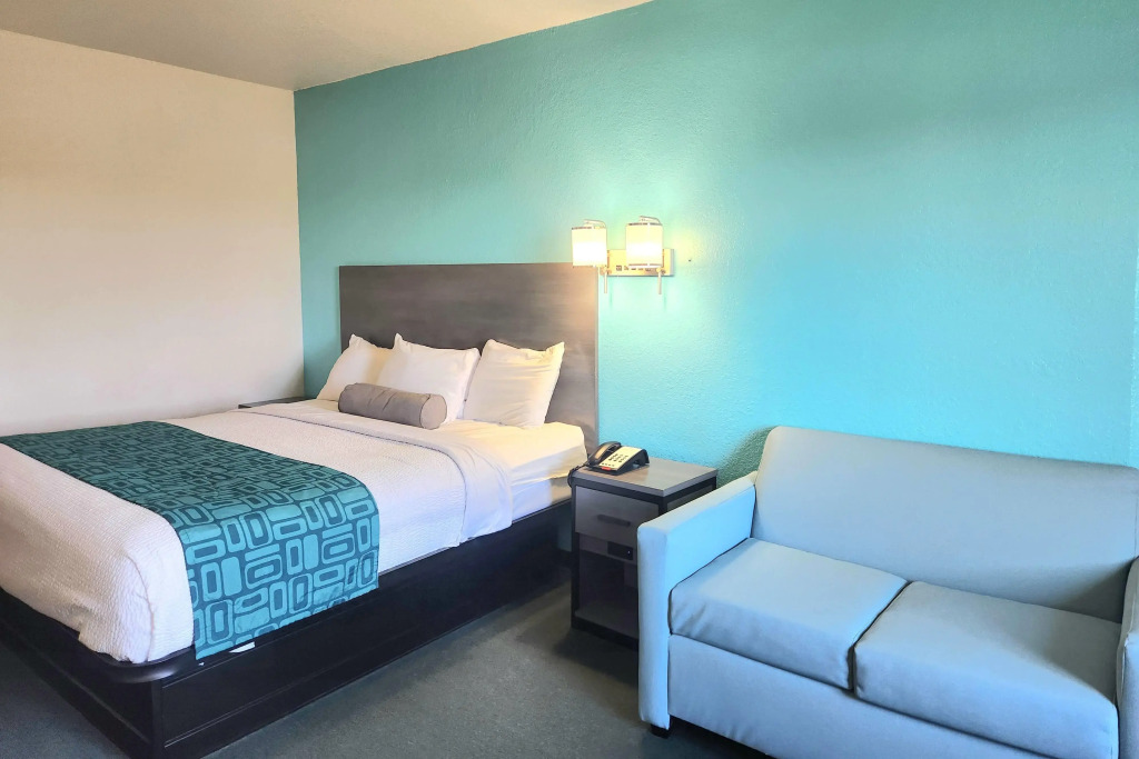Howard Johnson by Wyndham Galveston
