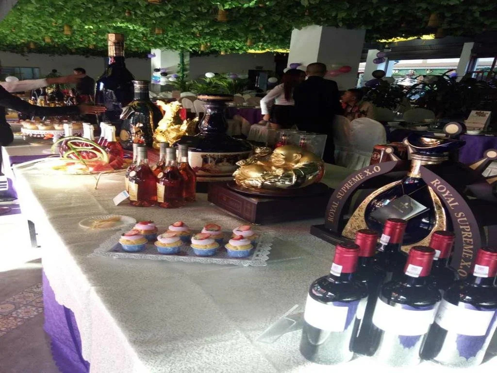 Yingjiang River Bian Chui Hotel