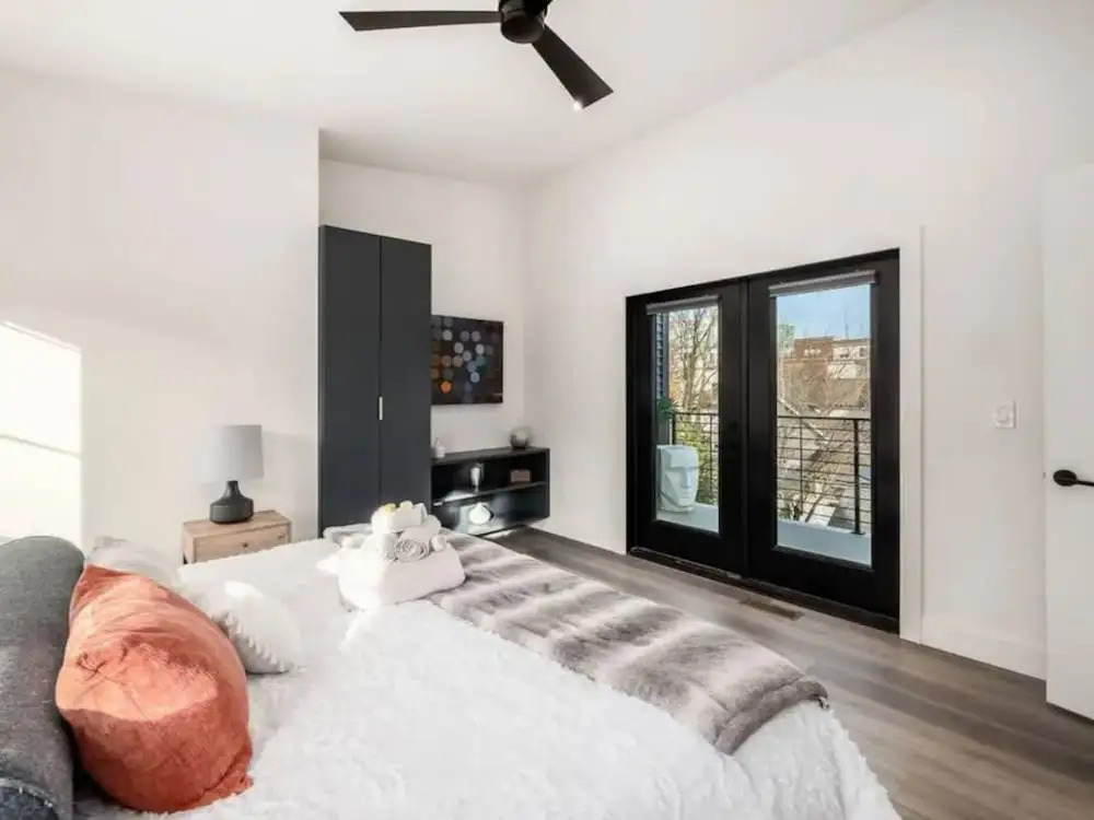Work Of Art -3 Bedroom Elegant Townhome-columbus