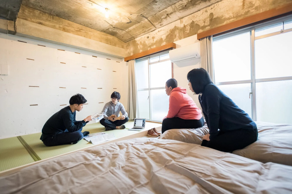 Shibamata Fu-Ten Bed & Local