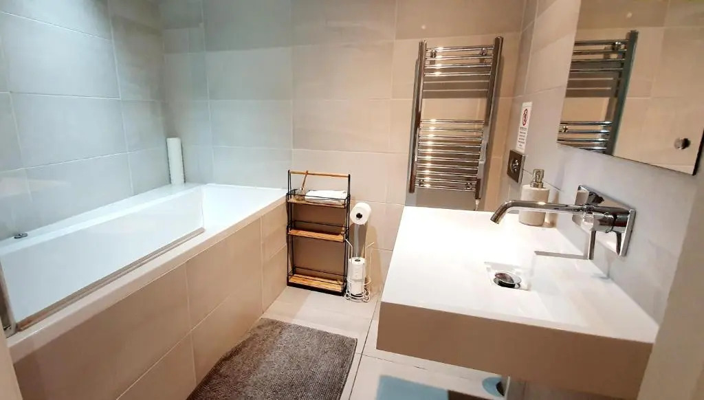 Superb 2 beds 2 baths New Apartment w/ Garden+Patio