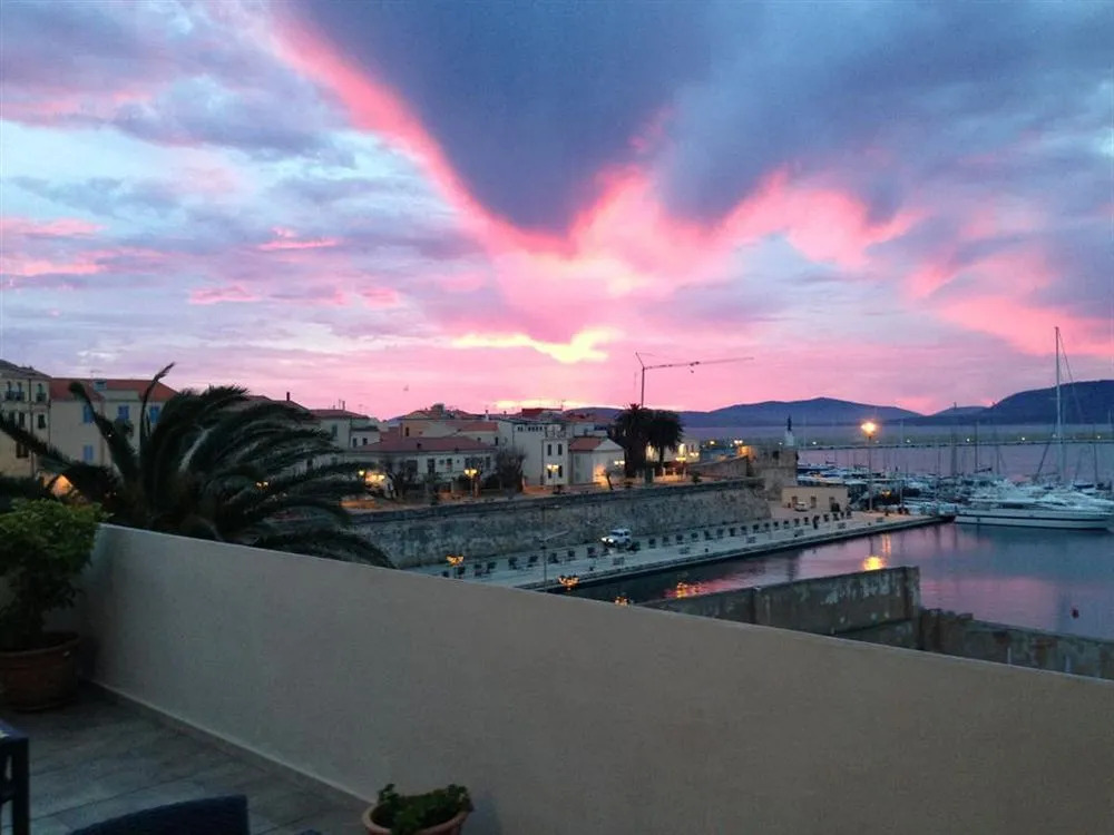 La Terrazza Sul Porto - Guest House