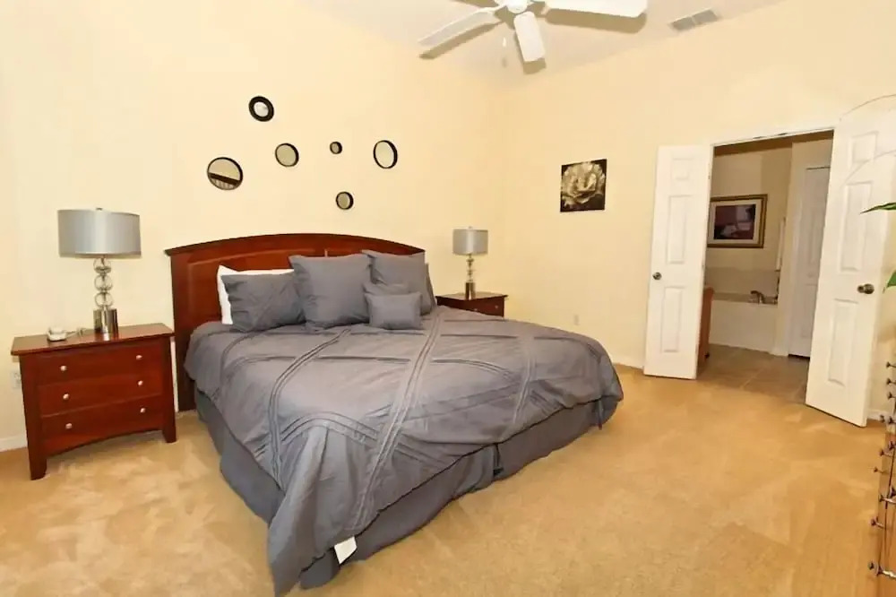 Luxury 5 Bedroom Villa with Secluded Pool/Spa in Glenbrook community near Orlando