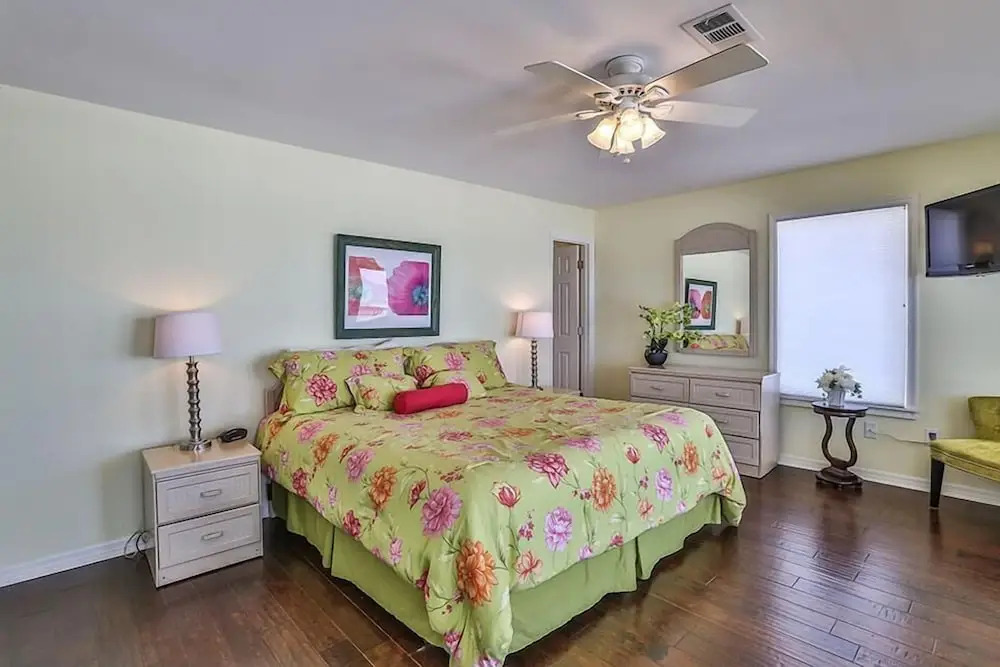 Storks Nest 6 Bedroom Holiday Home by Five Star Properties